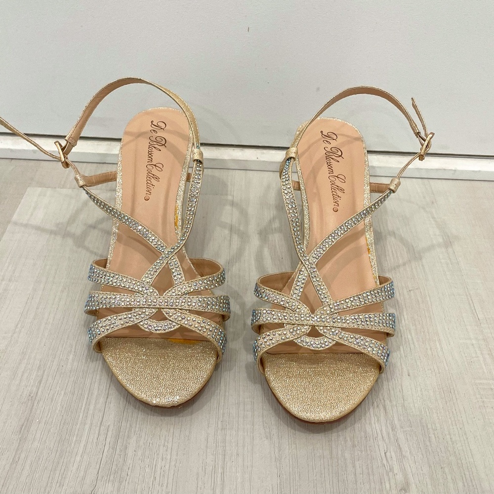 Low heel sandals